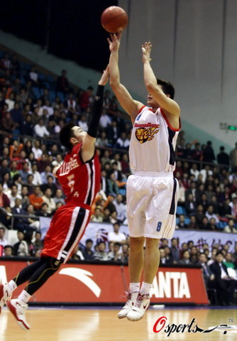 媒体人：若未得到詹姆斯授权就称他为作者是不妥的