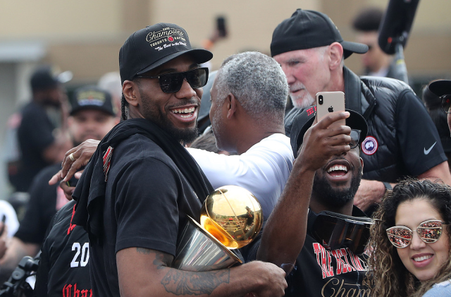 电竞新秀选手签约战队引关注